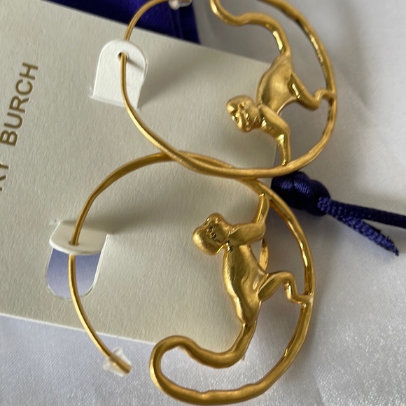 ❌PRICE DROP ❌BNWT TORI BURCH GOLD MONKEY CALL of the WILD EARRINGS. - Picture 2 of 7